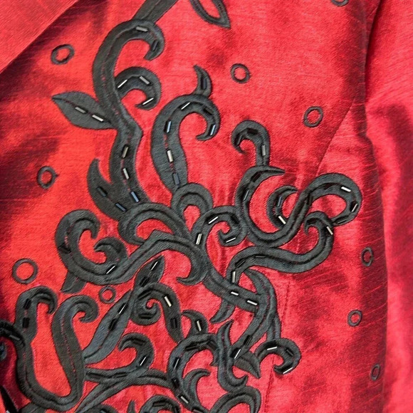 SilkLand Red  Silk Blend Black Embroidered Formal Jacket Size 1X - Picture 5 of 8